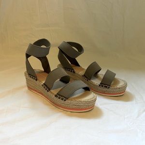 Women’s Dolce vita gray wedges